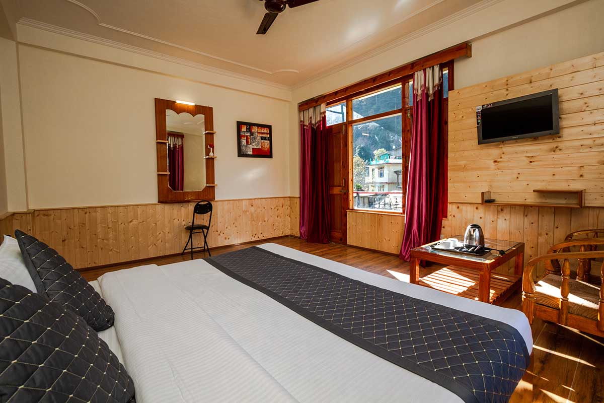 Deluxe Amenities